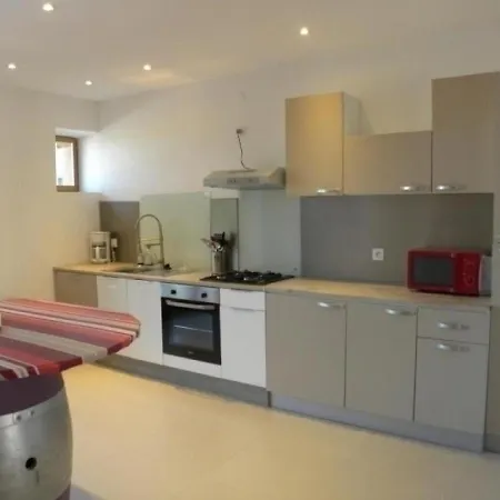 Saint-jean-le-comtal, 5 Pieces, 8 Personnes - Fr-1-483-70 Hébergement de vacances Saint-Jean-le-Comtal