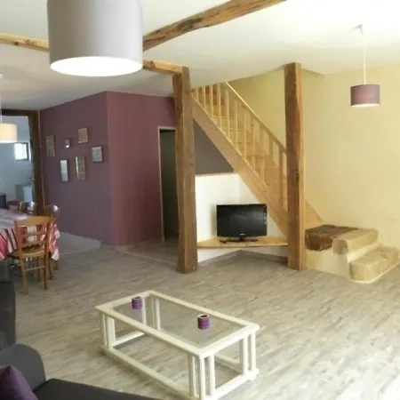 Hébergement de vacances Saint-jean-le-comtal, 5 Pieces, 8 Personnes - Fr-1-483-70 *