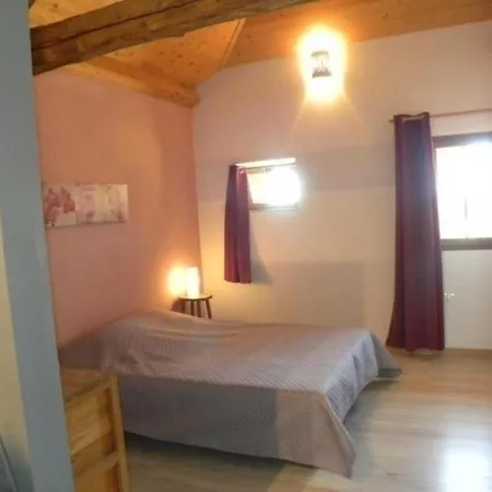 Saint-jean-le-comtal, 5 Pieces, 8 Personnes - Fr-1-483-70 Tatil Evi *